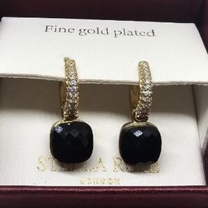 BLACK ONYX HUGGIE EARRINGS NWT